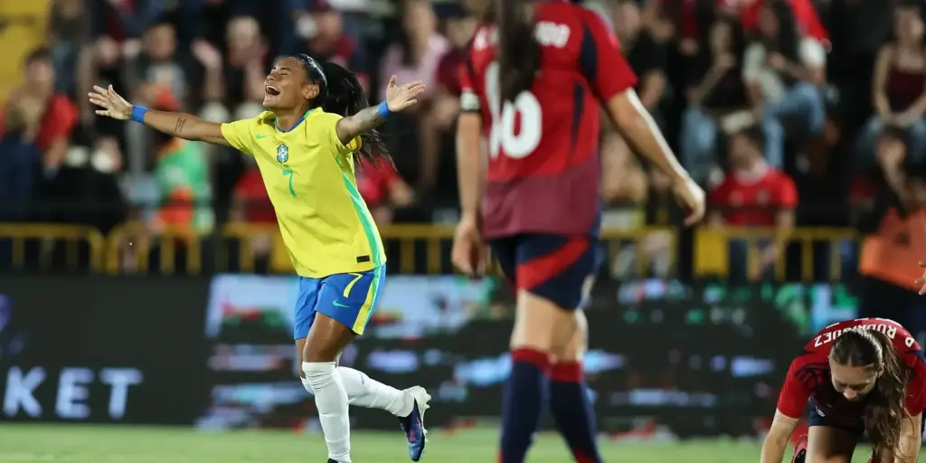 Câmara aprova lei com medidas para promover futebol feminino no país Câmara aprova lei com medidas para promover futebol feminino no país