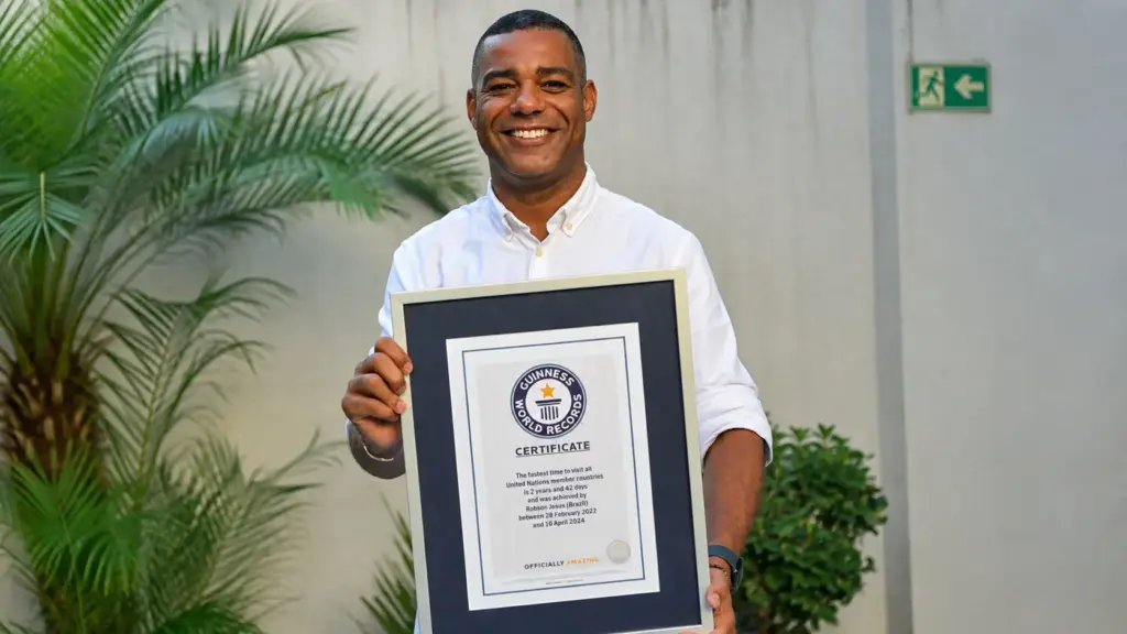 Brasileiro entra para o Guinness após visitar 193 países em tempo recorde e concluir volta ao mundo em apenas 2 anos e 42 dias