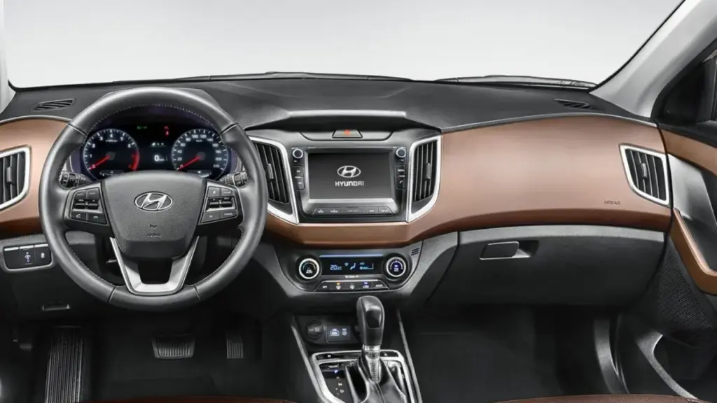 Mais barato que um Argo e Onix 0 km: com design marcante e motor 1.6 flex de 130 cv, o Hyundai Creta Pulse Plus 2018 entrega torque de 16,5 kgfm, câmbio automático de 6 marchas, porta-malas de 431 litros e rodas aro 17 por cerca de R$ 82 mil