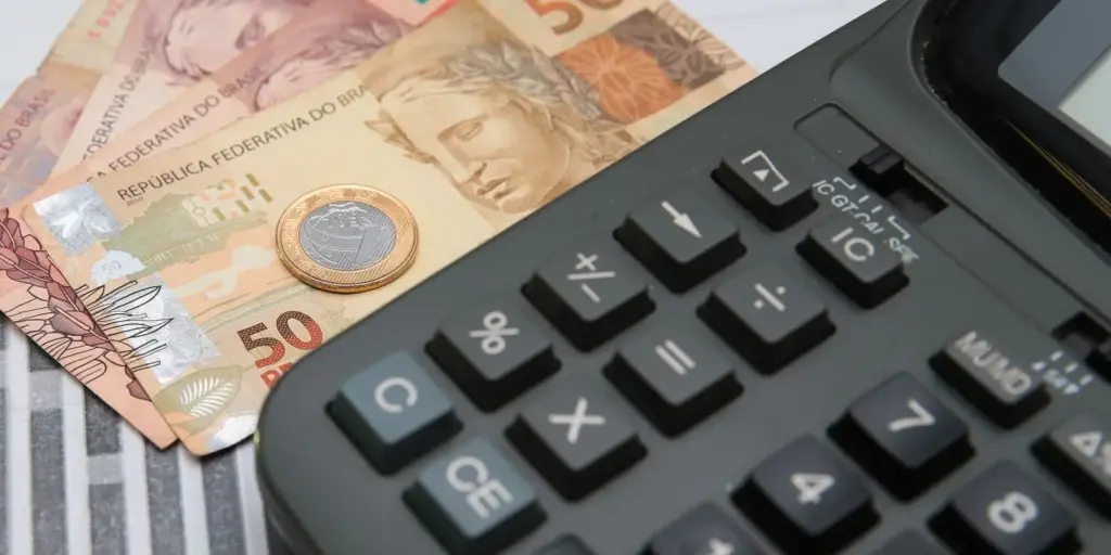 Governo prevê arrecadar R$ 636 bilhões com nova CBS em 2027 Governo prevê arrecadar R$ 636 bilhões com nova CBS em 2027