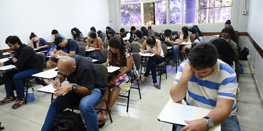 Encceja é no próximo domingo; saiba como consultar locais de provas Encceja é no próximo domingo; saiba como consultar locais de provas
