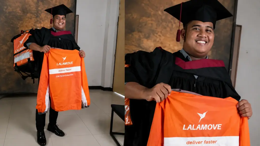 Aos 23 anos, entregador que enfrentava sol e chuva e usava as gorjetas das corridas para ajudar a pagar a faculdade veste a beca segurando a mochila térmica e a jaqueta de trabalho, transformando a formatura em Criminologia em homenagem às entregas que financiaram seu diploma Aos 23 anos, entregador que enfrentava sol e chuva e usava as gorjetas das corridas para ajudar a pagar a faculdade veste a beca segurando a mochila térmica e a jaqueta de trabalho, transformando a formatura em Criminologia em homenagem às entregas que financiaram seu diploma