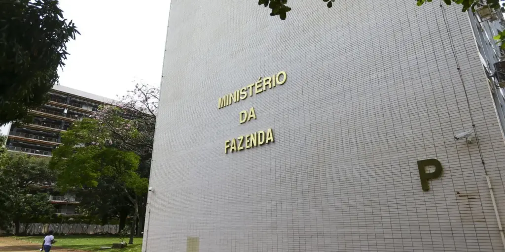 Governo Central tem superávit de R$ 10,8 bilhões em julho