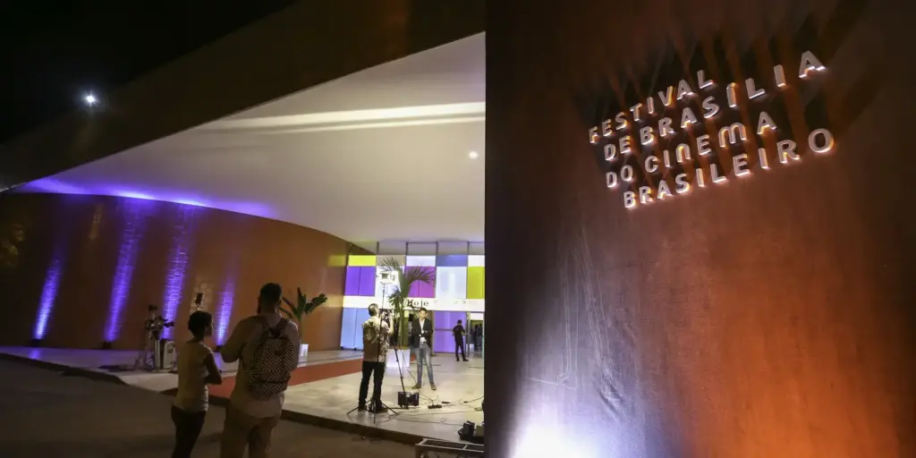 Festival de cinema de Brasília é cancelado; classe artística repudia Festival de cinema de Brasília é cancelado; classe artística repudia