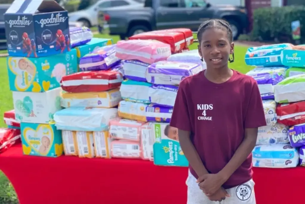 Aos 11 anos, menino vê mães enfrentando dificuldades para comprar fraldas durante a pandemia, monta uma barraca de limonada com amigos, transforma cada copo vendido em ajuda e acaba mobilizando doações que ultrapassam 22 mil fraldas para famílias em situação de vulnerabilidade
