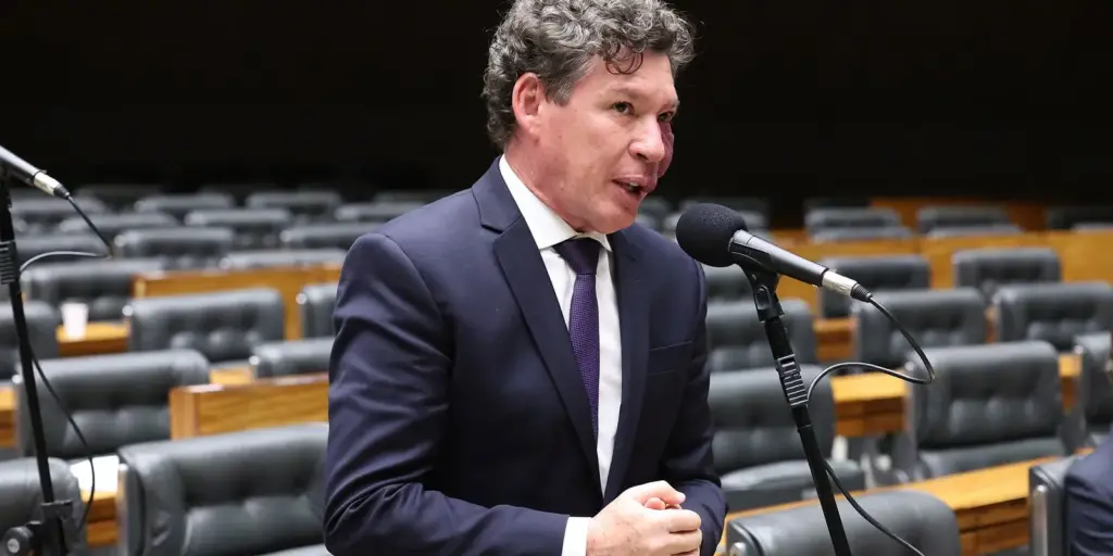 Hugo Motta indica presidente da comissão da MP da Taxa das Blusinhas