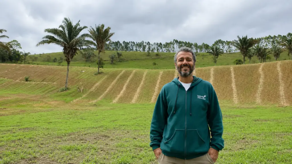 Marcos Palmeira comprou fazenda degradada em Teresópolis, recuperou nascentes e agora prepara 1,3 milhão de m² para receber 200 mil árvores nativas da Mata Atlântica Marcos Palmeira comprou fazenda degradada em Teresópolis, recuperou nascentes e agora prepara 1,3 milhão de m² para receber 200 mil árvores nativas da Mata Atlântica