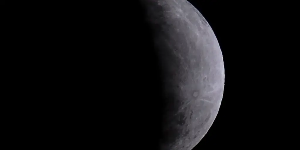 Eclipse parcial da Lua nesta quinta-feira será visto em todo o Brasil Eclipse parcial da Lua nesta quinta-feira será visto em todo o Brasil