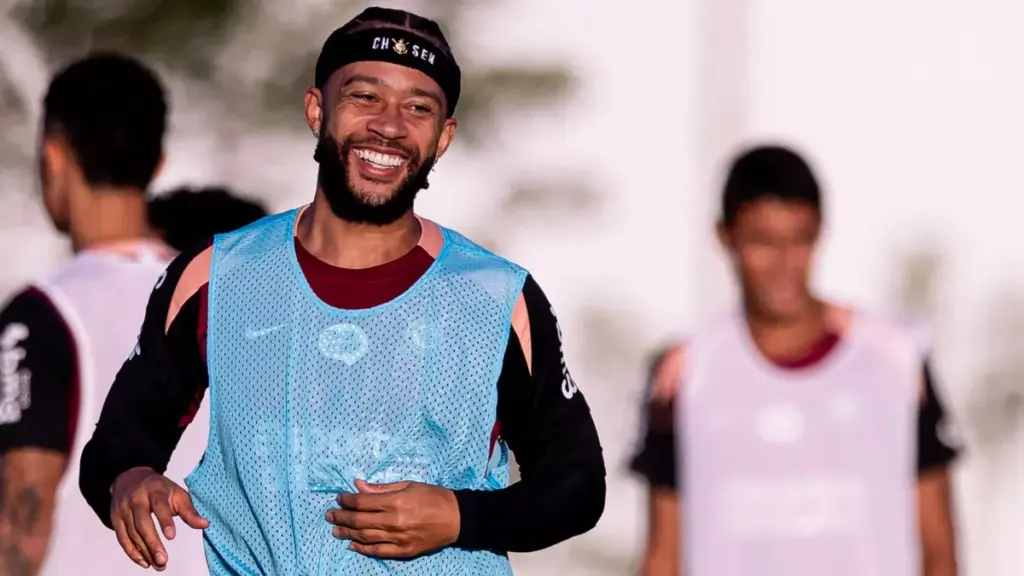 Memphis passa por últimos testes no CT antes de renovação com o Corinthians Memphis passa por últimos testes no CT antes de renovação com o Corinthians