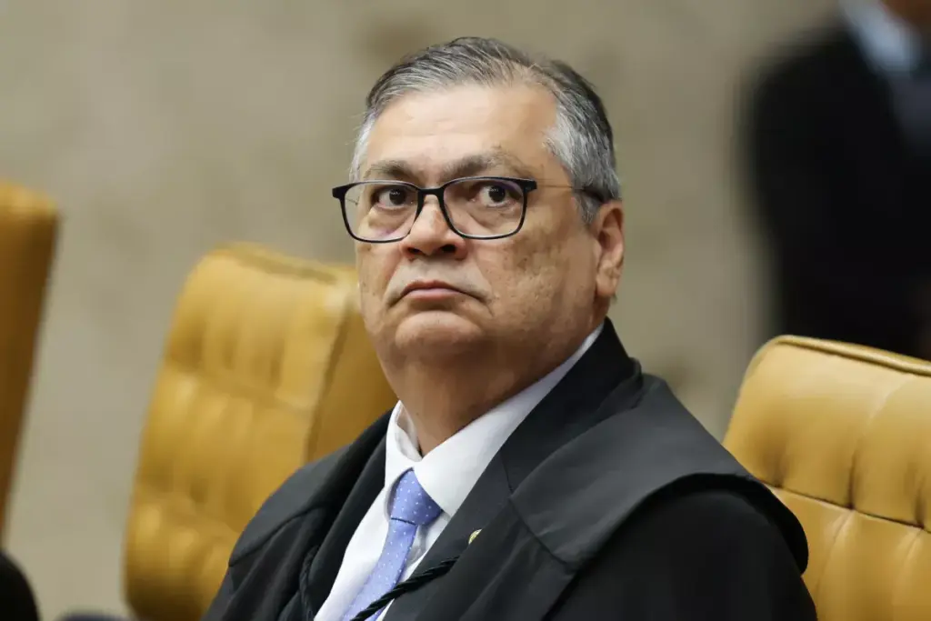 Dino manda PF investigar irregularidades em emendas com prejuízo de R$55 milhões