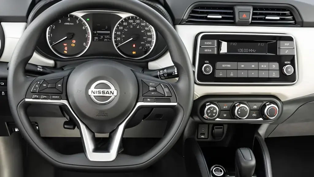 Custando menos que um Chevrolet Onix Plus 0 km: com visual atrativo, 466 litros de porta-malas, motor 1.6 flex de 114 cv e consumo de até 13,9 km/l, o Nissan Versa Sense 2021 entrega espaço, conforto e economia para quem procura um carro usado por cerca de R$ 75 mil
