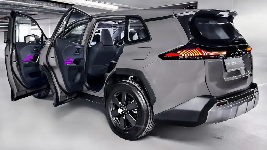 Toyota surpreende o mercado e transforma o RAV4 em um SUV híbrido de 329 cv: nova geração aumenta autonomia elétrica de 95 para cerca de 150 km, adota semicondutores de carbeto de silício e ganha versão GR Sport preparada para entregar desempenho muito acima do antigo modelo
