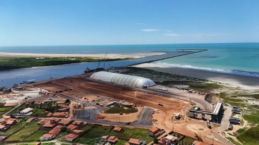 Porto Piauí projeta primeiras rotas de cabotagem com Santa Catarina, enquanto parceiro prepara terminal com quatro galpões e indústria local movimenta de 60 a 80 contêineres por mês