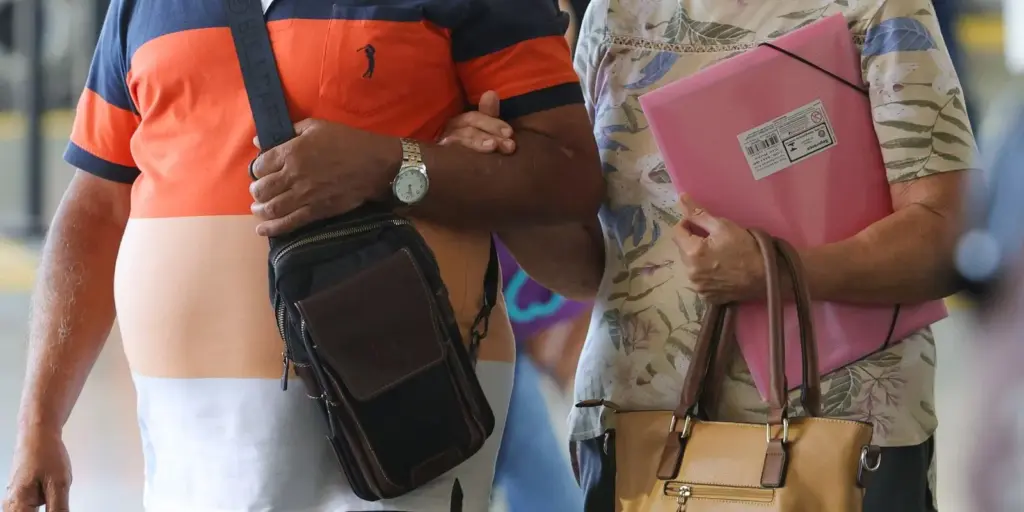 Relógio da longevidade é tema do Caminhos da Reportagem Queixas sexuais na menopausa têm tratamento, diz especialista
