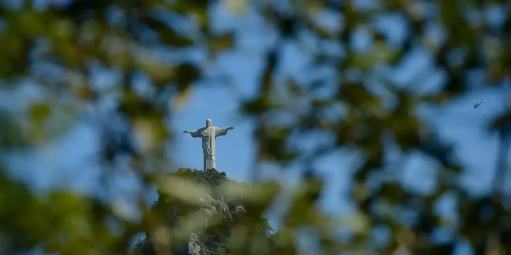 Cristo Redentor se prepara para compensar impacto ambiental do turismo