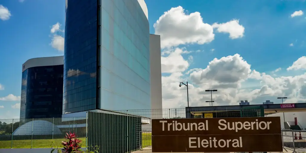 TSE se reúne nesta quinta em busca de consenso sobre IA nas eleições TSE se reúne nesta quinta em busca de consenso sobre IA nas eleições
