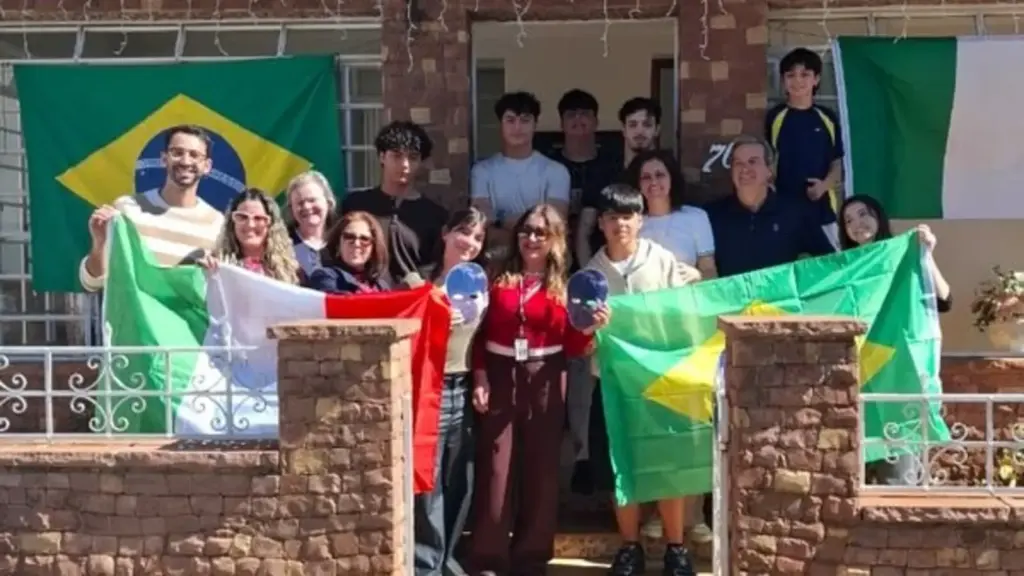 Italiano de 16 anos sai de Elmas, na Itália, percorre 10 mil km e chega ao interior de São Paulo para estudar, morar com família brasileira e viver experiência inédita