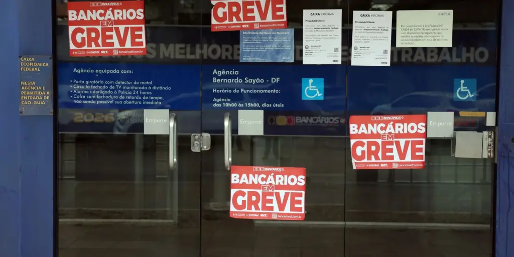 Bancários rejeitam proposta da Caixa e mantêm greve nacional