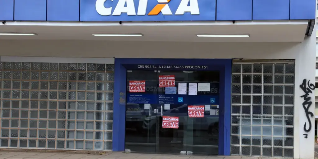 Caixa entra em greve nacional; BB tem paralisação parcial