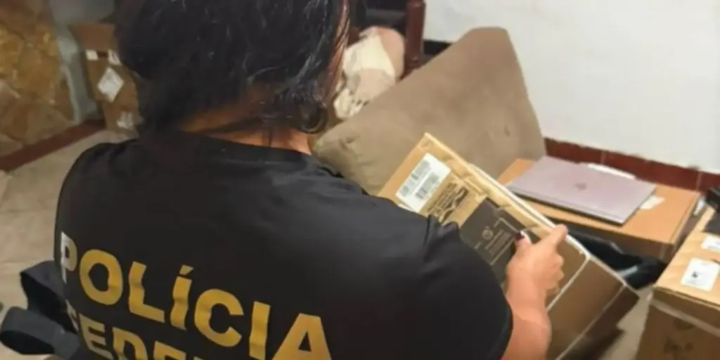 PF mira grupo suspeito de desviar encomendas postais PF mira grupo suspeito de desviar encomendas postais