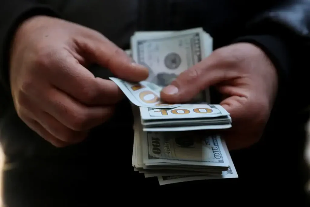 Dólar fecha quase estável em sessão sem gatilhos, a R$ 5,14, e sobe 0,4% na semana