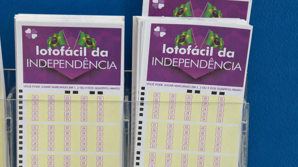 Com prêmio de R$ 300 milhões que não acumula, Caixa adia sorteio da Lotofácil da Independência, ainda na mesma data, muda horário para 21h e permite que apostas sejam realizadas até às 18h