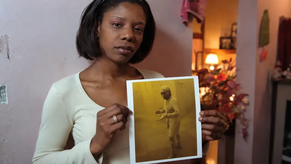 Aos 28 anos, Marcy Borders desceu 81 andares das Torres Gêmeas, escapou do 11 de Setembro coberta de poeira, virou a “Dust Lady” e morreu de câncer aos 42 Aos 28 anos, Marcy Borders desceu 81 andares das Torres Gêmeas, escapou do 11 de Setembro coberta de poeira, virou a “Dust Lady” e morreu de câncer aos 42