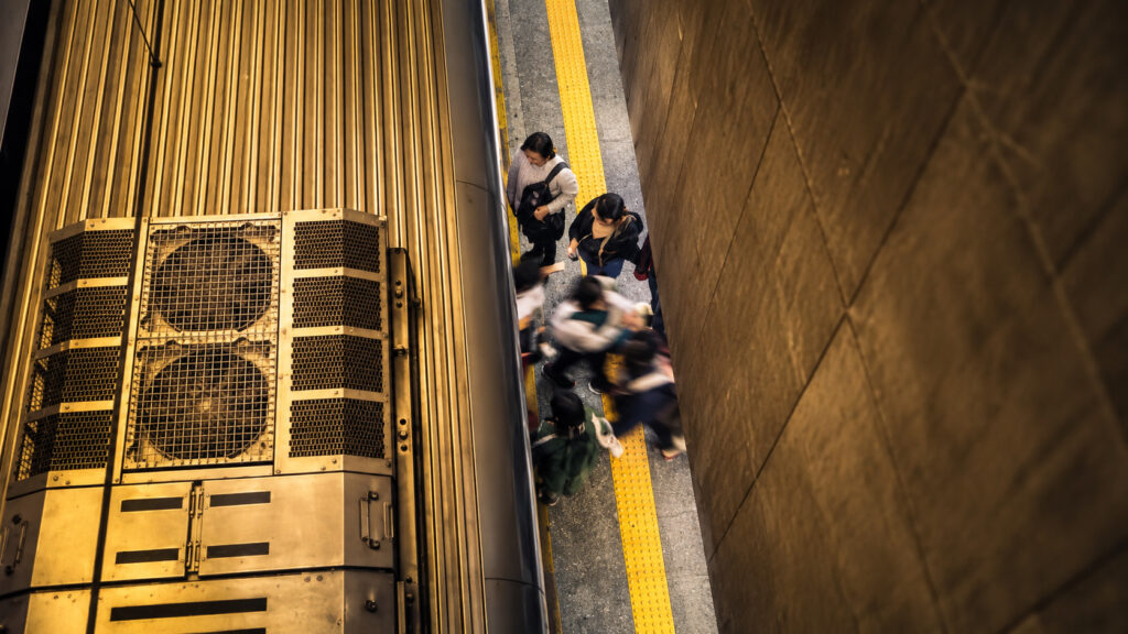 Estação de metrô mais profunda da América Latina desce 47,8 metros sob São Paulo, equivale a prédio de 15 andares e ainda será superada por outra de 65,71 metros