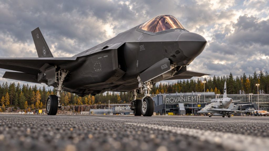 Finlândia recebe primeiros F-35A em Rovaniemi e inicia troca dos F-18 Hornet por frota de 64 caças com capacidade plena até 2030