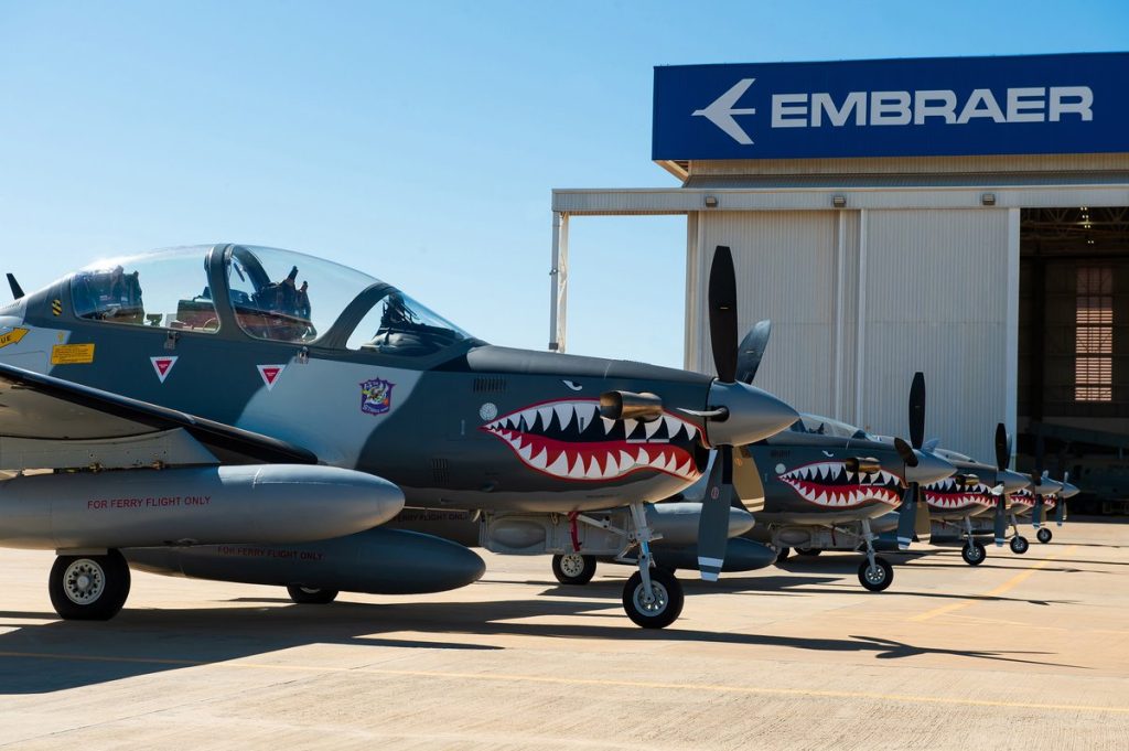 Ucrânia busca contornar veto de Lula para comprar 24 Super Tucano da brasileira Embraer