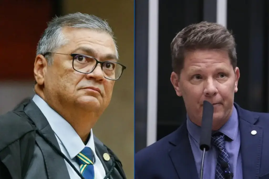 Dino proíbe Mario Frias de sair do Brasil e de se comunicar com investigados do caso Dark Horse Dino proíbe Mario Frias de sair do Brasil e de se comunicar com investigados do caso Dark Horse