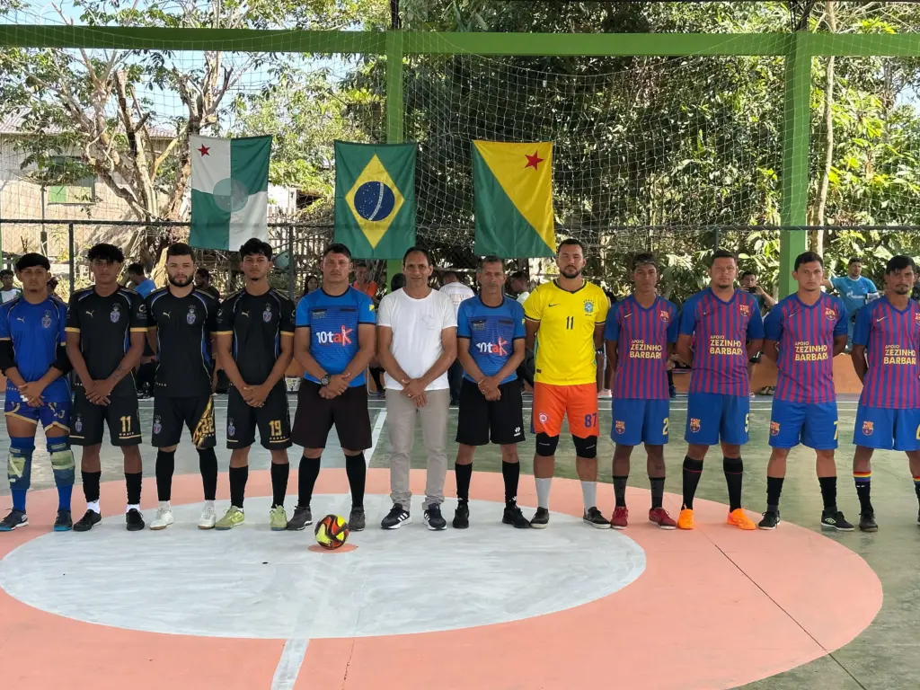 Com a presença do prefeito Valdelio Furtado, Prefeitura realiza abertura do 1º Campeonato de Futsal da Vila Restauração com premiação de R$ 5 mil para os campeões