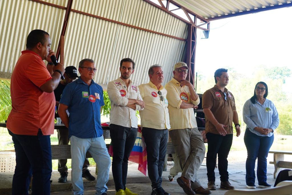 Virgílio Viana se encontra com produtores de aves e suínos em Epitaciolândia e afirma que vai ampliar a classe média rural no Acre