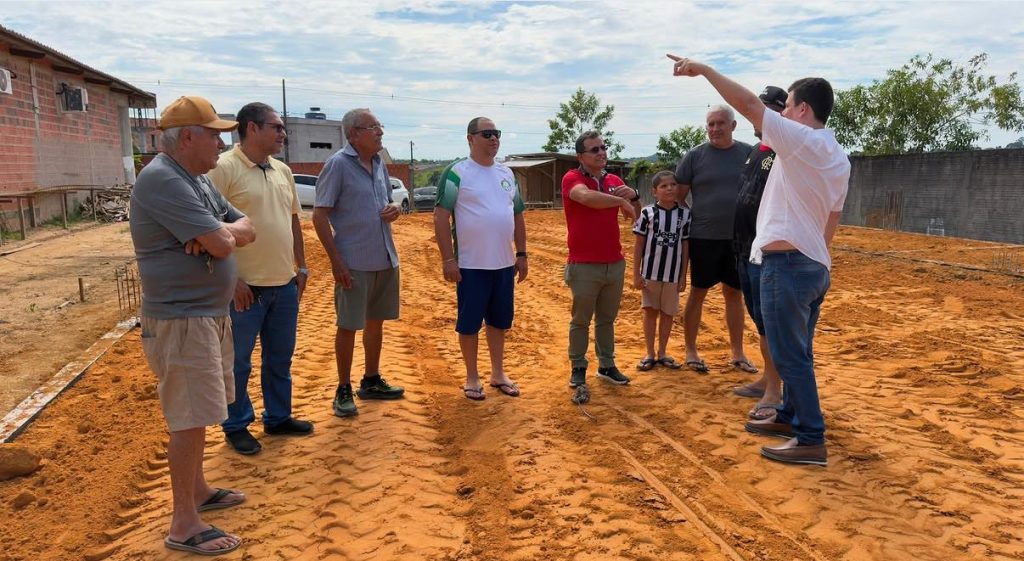 Parceria entre Governo do Acre e Loja Maçônica garante avanço das obras de pavilhão comunitário em Cruzeiro do Sul