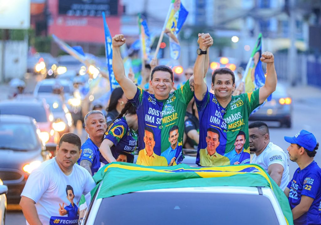 Delegado Péricles e Coronel Rosses realizam mega carreata pelas ruas de Manaus