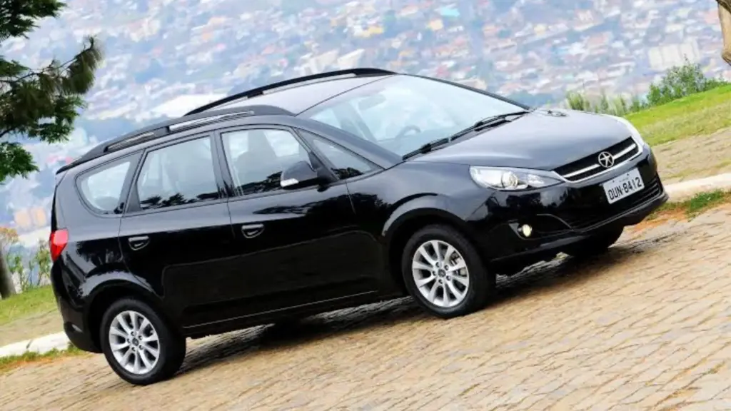 Sete lugares por menos de R$ 27 mil: JAC J6 Diamond entrega motor 2.0 de 136 cv, bancos removíveis e porta-malas que salta de 198 para 720 litros em uma das minivans usadas mais esquecidas do Brasil Sete lugares por menos de R$ 27 mil: JAC J6 Diamond entrega motor 2.0 de 136 cv, bancos removíveis e porta-malas que salta de 198 para 720 litros em uma das minivans usadas mais esquecidas do Brasil