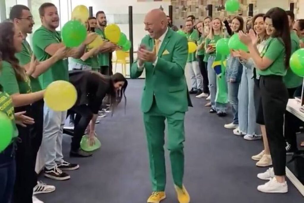 Luciano Hang anuncia R$ 25 milhões em bônus para os 25 mil funcionários da Havan nos 40 anos da empresa, valor equivalente a R$ 1 mil por trabalhador se dividido igualmente, além do salário e do PPR, enquanto rede se prepara para inaugurar a 200ª megaloja