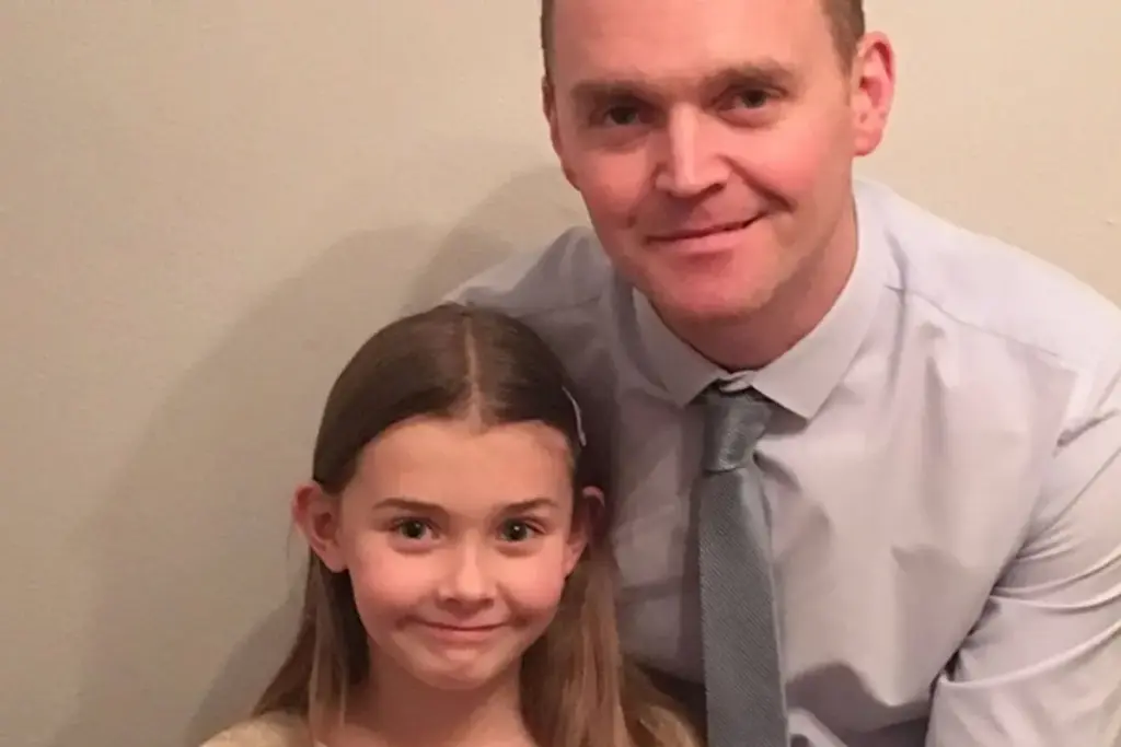 Menina de 7 anos escreve ao ‘chefe do Google’ pedindo um emprego para trabalhar com robôs e almofadas coloridas, a carta corre a empresa até o topo e o presidente Sundar Pichai responde de próprio punho convidando a garota a se candidatar quando terminar a escola