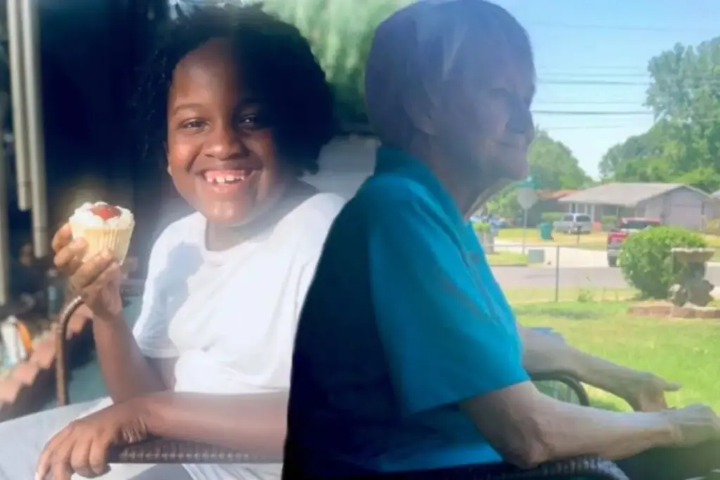 Menino de 7 anos adotou a vizinha de 78 que enfrentava dois tipos de câncer, aparecia na casa dela 4 a 5 vezes por dia para conferir se ela acordou bem das sonecas e o vínculo dos dois viralizou como exemplo de cuidado que não pede idade