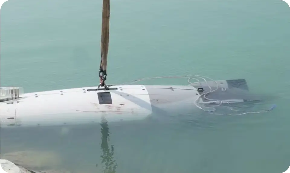 Irã captura drone submarino dos EUA de 3 toneladas avaliado em R$ 12 milhões
