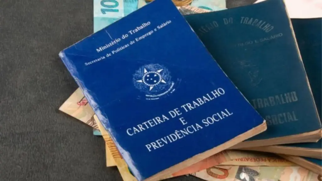 Trabalhadores que atuaram por 15, 20 ou 25 anos em condições prejudiciais à saúde deixam de precisar esperar até 55, 58 ou 60 anos para solicitar aposentadoria especial após decisão do STF, mas benefício continua exigindo comprovação da exposição, carência de 180 contribuições e documentação como o PPP