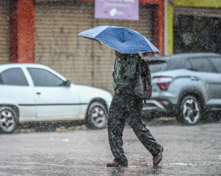 Inmet emite alerta de chuvas intensas para áreas do Acre nesta quinta-feira Inmet emite alerta de chuvas intensas para áreas do Acre nesta quinta-feira