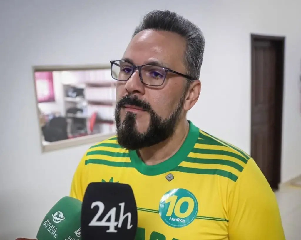 Alan Rick recorre de multa de R$ 15 mil por propaganda antecipada durante evento da Copa em Cruzeiro do Sul