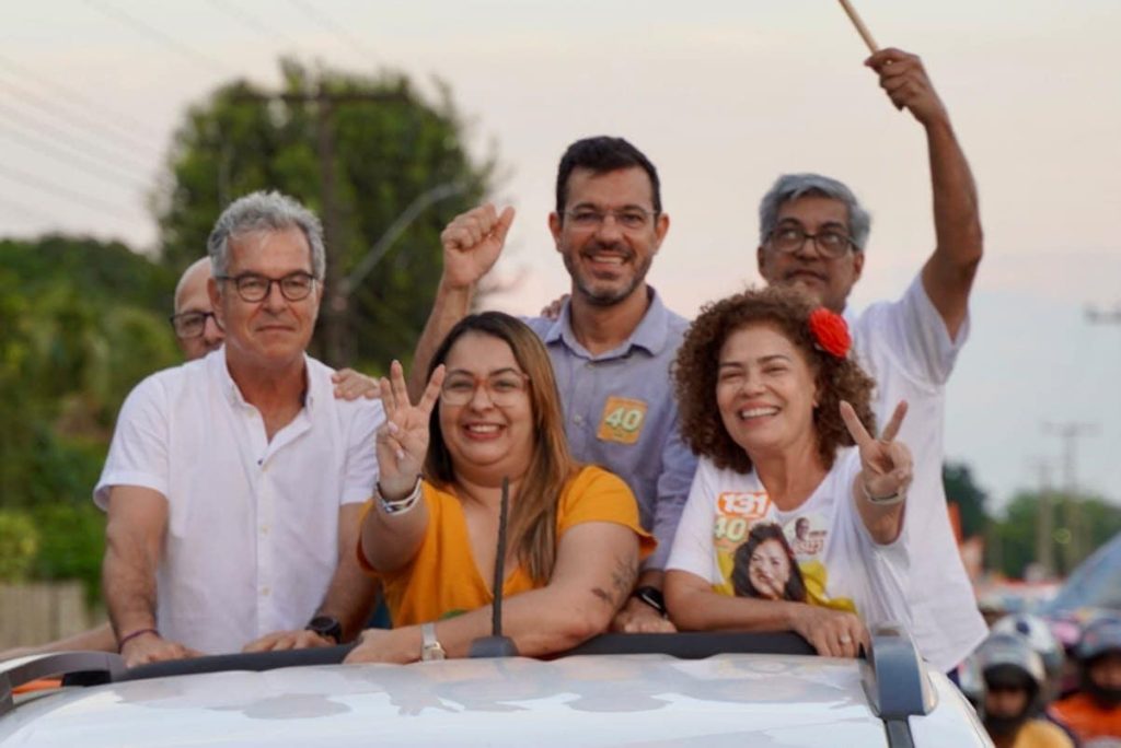 Em Mâncio Lima, maior carreata da campanha reúne frente suprapartidária em apoio a Jorge Viana para o Senado Em Mâncio Lima, maior carreata da campanha reúne frente suprapartidária em apoio a Jorge Viana para o Senado