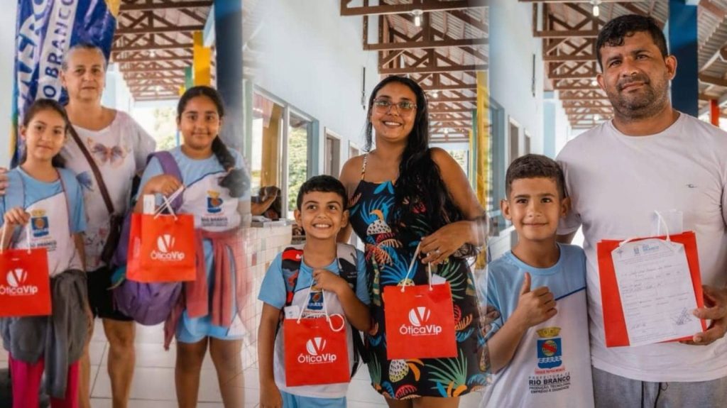 Saúde visual nas escolas: Projeto ‘Enxerga Mais’ beneficia 214 estudantes e familiares em Rio Branco Saúde visual nas escolas: Projeto ‘Enxerga Mais’ beneficia 214 estudantes e familiares em Rio Branco