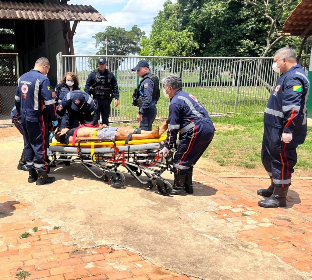 Suspeito de furto é baleado dentro de escola em Rio Branco