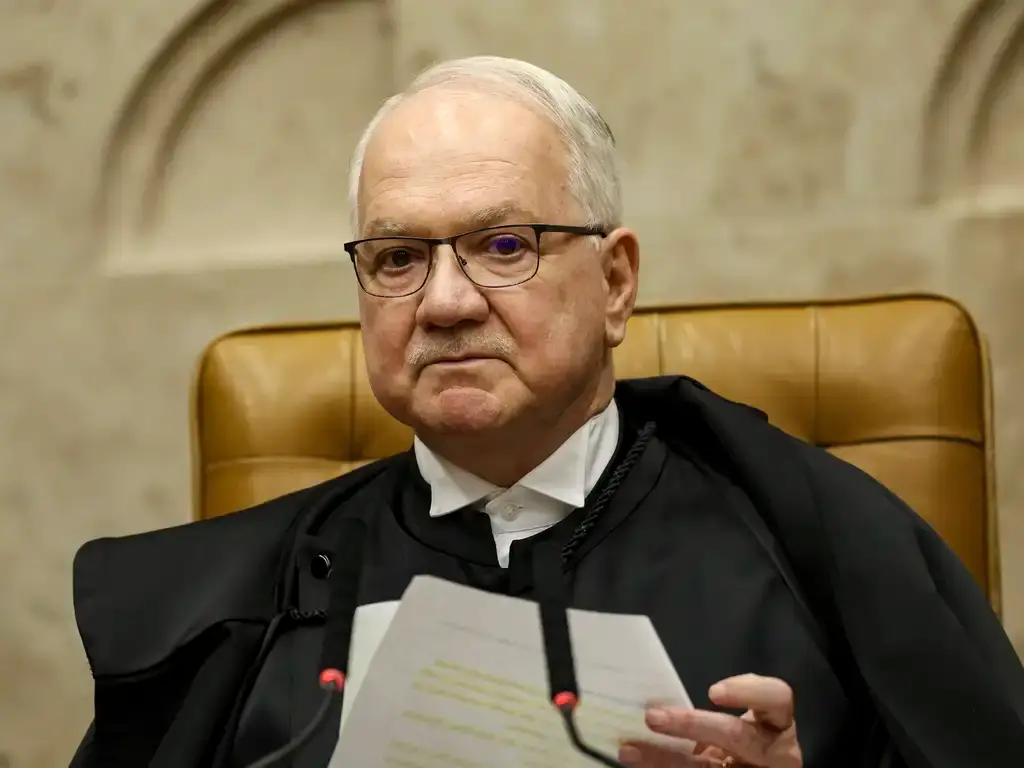 Mendonça procura Fachin após Dino reintegrar chefe da PF e cobra resposta do STF Mendonça procura Fachin após Dino reintegrar chefe da PF e cobra resposta do STF