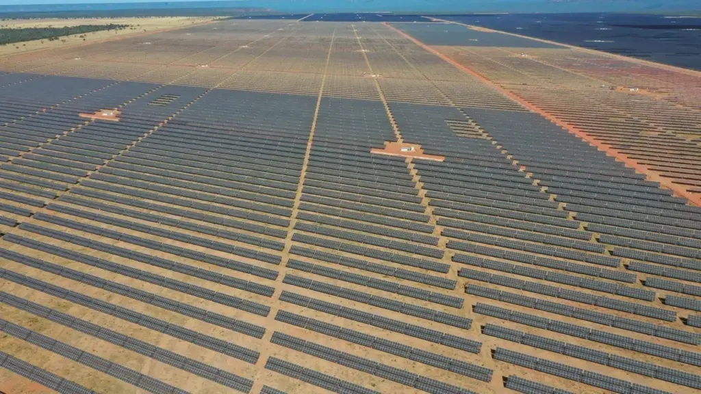 A ANEEL quer poder desligar 13 gigawatts de minigeração distribuída nos momentos de sobra no sistema, uma regra que alcança 68 mil usinas e deixa de fora os 4,31 milhões de microgeradores