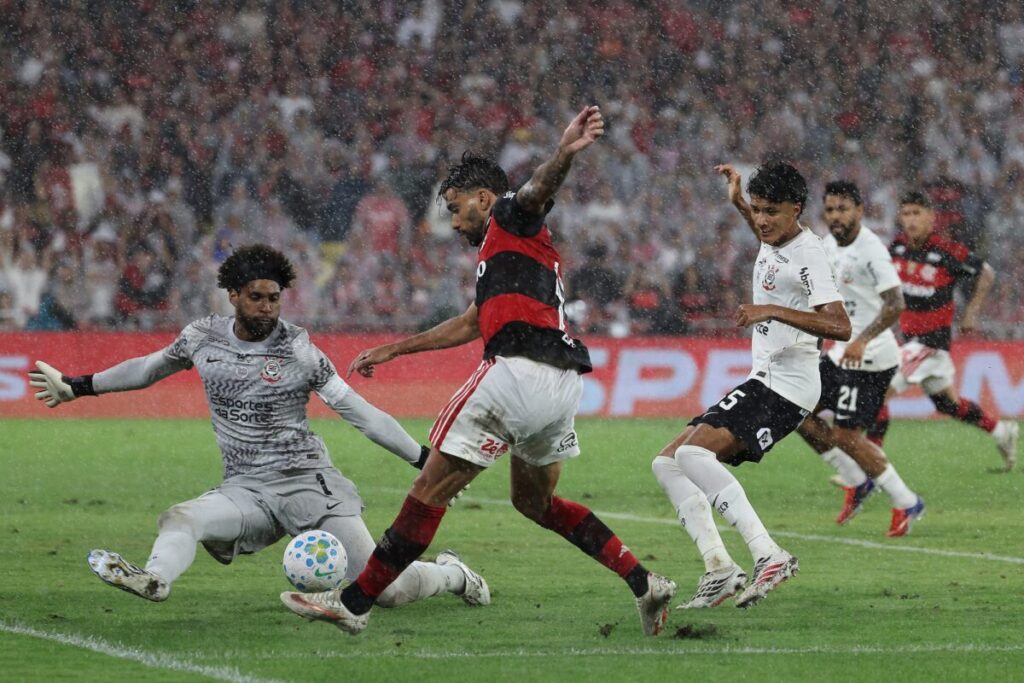 Mirassol empata com Vitória e Flamengo vence Corinthians no Brasileirão
