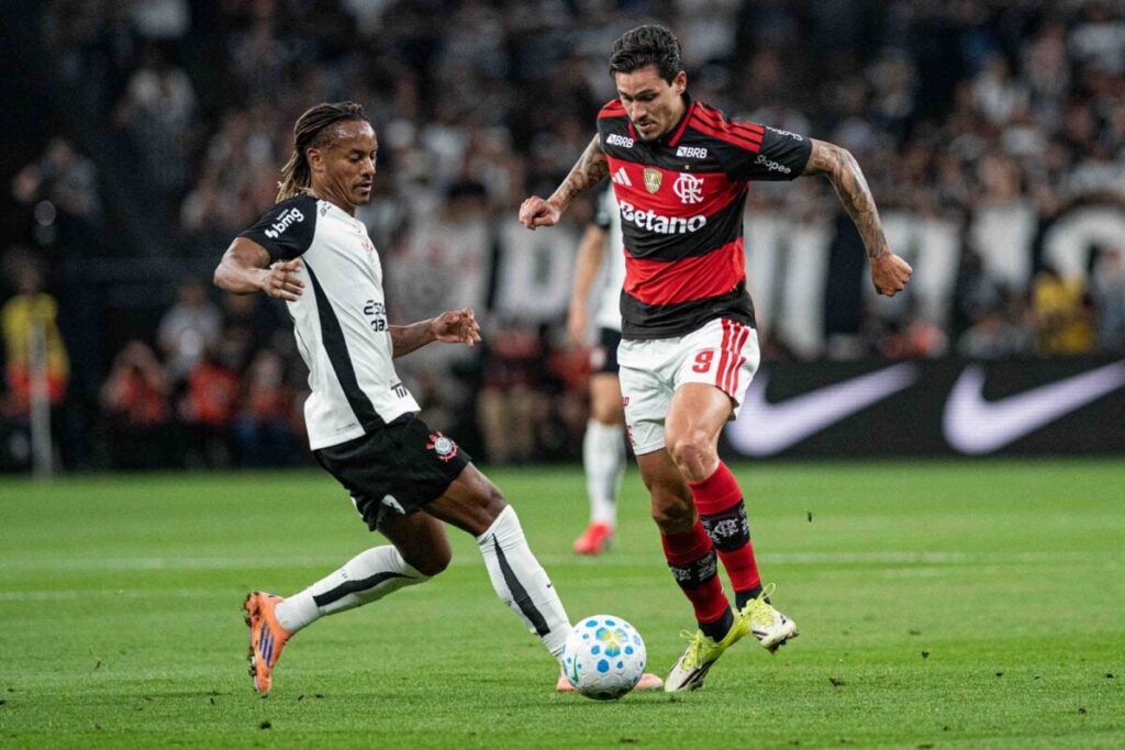 Flamengo e Corinthians confirmam escalações para duelo no Maracanã Flamengo e Corinthians confirmam escalações para duelo no Maracanã